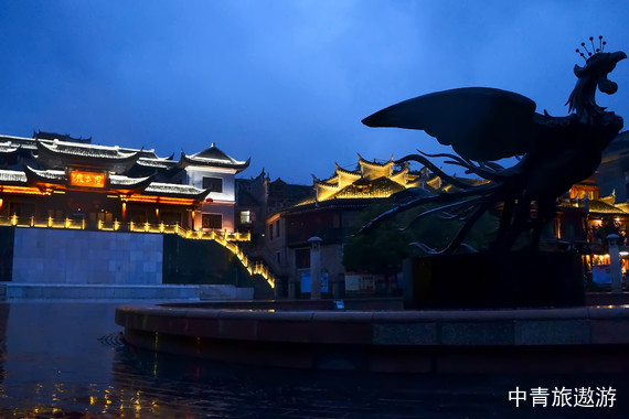 【色彩湖南】长沙、韶山、张家界、玻璃桥、黄龙洞、凤凰古城双高六日游