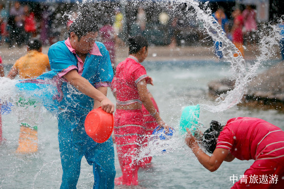 【私家团】云南西双版纳一地双飞5日游【野象谷一原始森林(3D湄公河水底世界)傣族园一植物园-夜游植物园-曼听公园一六国风情街大金塔】