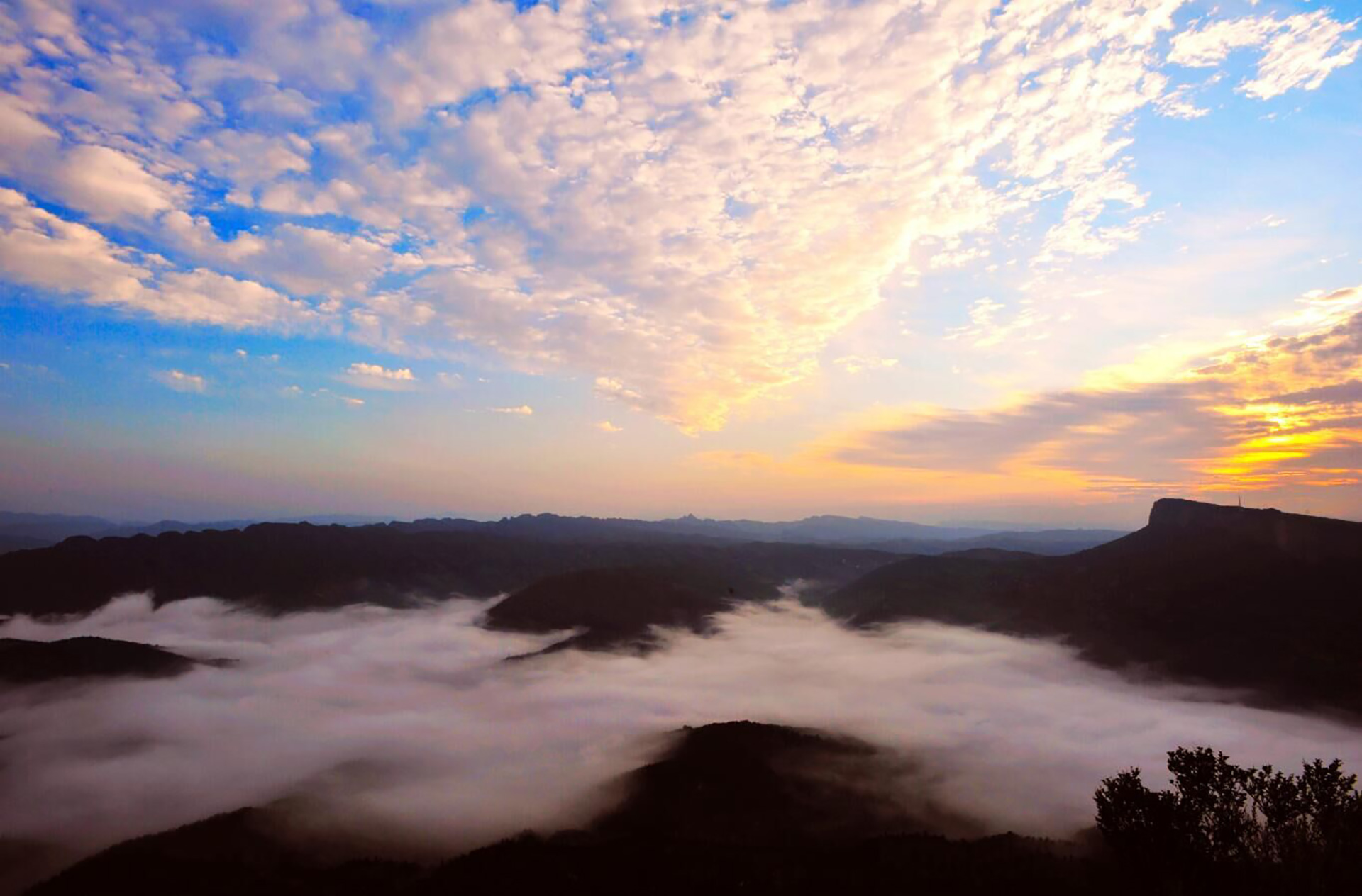 【当季爆款】四川经典-成都+稻城亚丁+木雅圣地+长青春科尔寺+墨石公园+新都桥双飞7日【18人内团/2+1座椅/0购物/稻城入住5钻酒店】