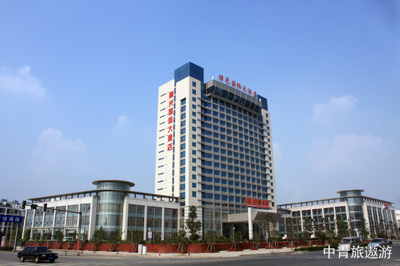 【周边自驾】句容曙光国际大酒店2日游【毗邻汤山/普通标间/室外泳池】