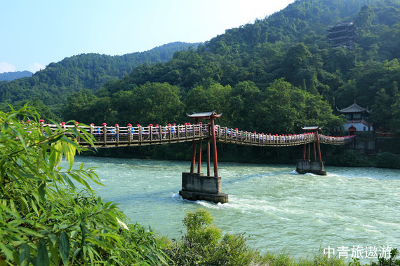 【四川】夢想九寨?雙飛/當地5日【成都+九寨溝+都江堰/熊貓樂園+黃龍】成都2晚五鉆+九寨溝2晚戴斯溫德姆丨九寨溝可升級國際五星丨專車接送機