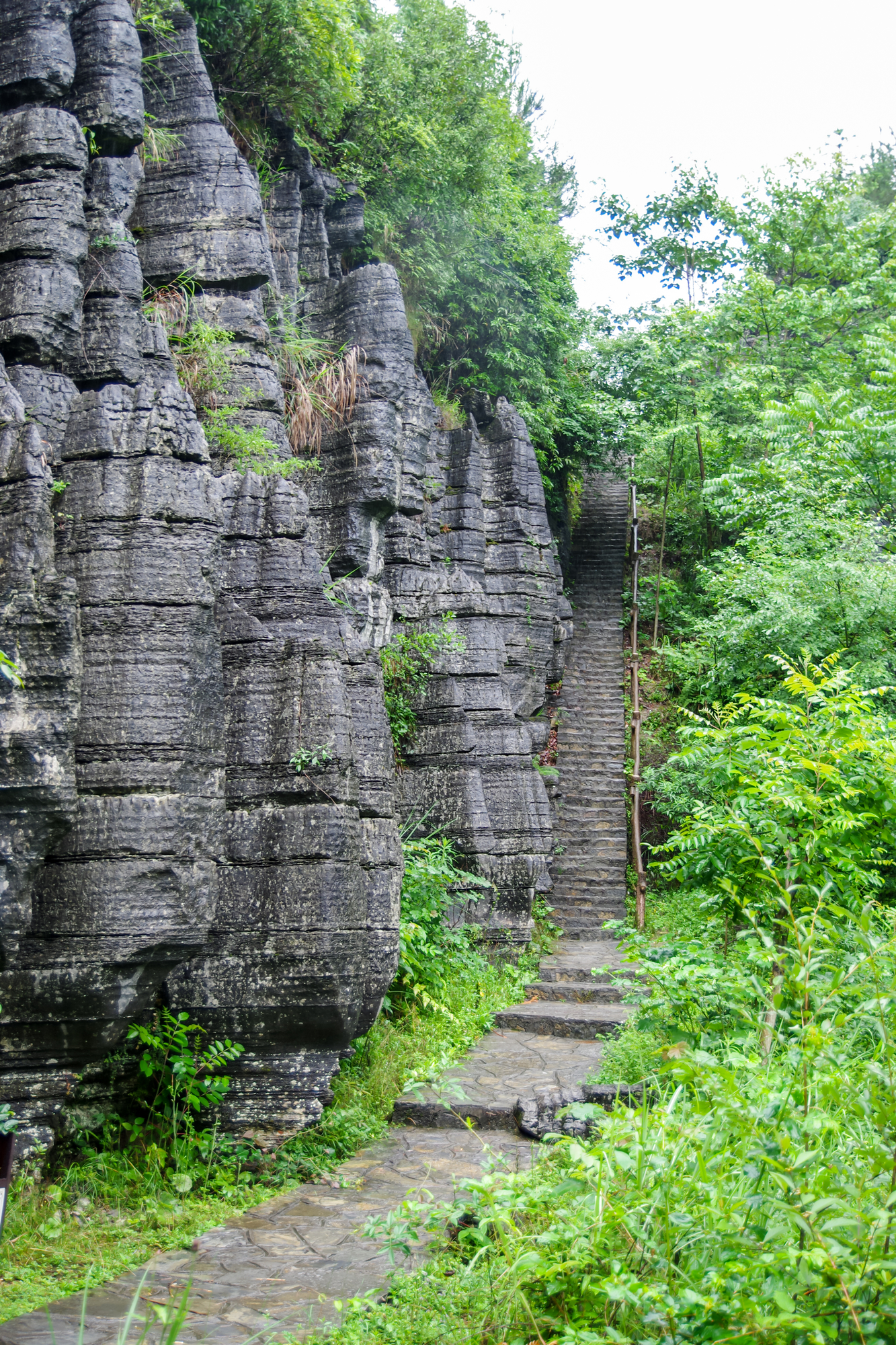 【湖北】恩施當地4晚5日游【屏山大峽谷+仙山貢水+騰龍洞+恩施大峽谷+七星寨+恩施大峽谷+地縫+梭布埡】