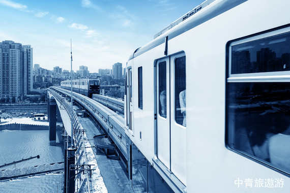 【重庆】重庆双飞5日【重庆+天生三桥+仙女山+蚩尤九黎城/龚滩古镇+乌江画廊+白公馆+李子坝轻轨解放碑+千厮门嘉陵江大桥+洪崖洞夜景】