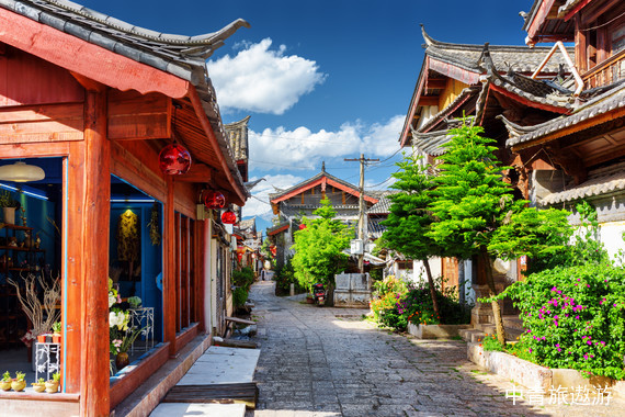【云南】 昆明+大理+麗江雙飛6日【滇池大壩+石林+崇圣寺三塔+喜洲古鎮+雙廊古鎮+虎跳峽+玉龍雪山+藍月谷】