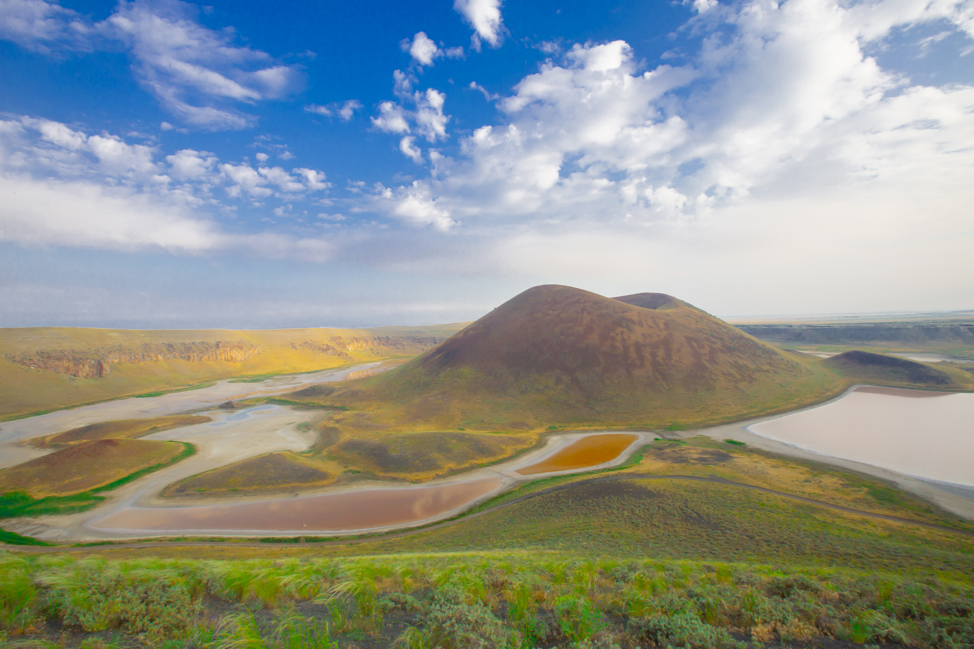 【内蒙古】 呼和浩特+达拉特旗+乌兰察布+包头高铁往返5日【希拉穆仁草原+辉腾锡勒草原+乌兰哈达火山+响沙湾】