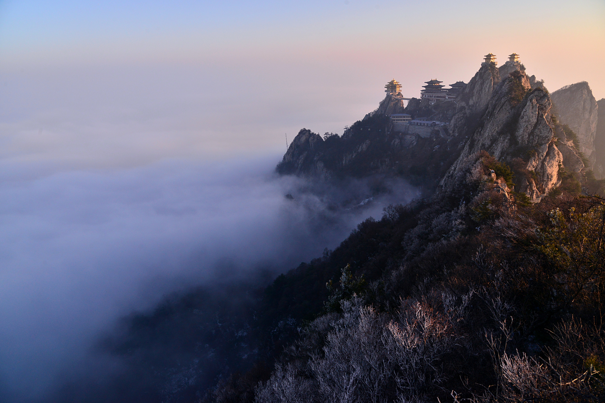 【河南】老君山+少林寺+龍門石窟+開封包公祠+清明上河園 雙臥6天|雙高5天跟團游