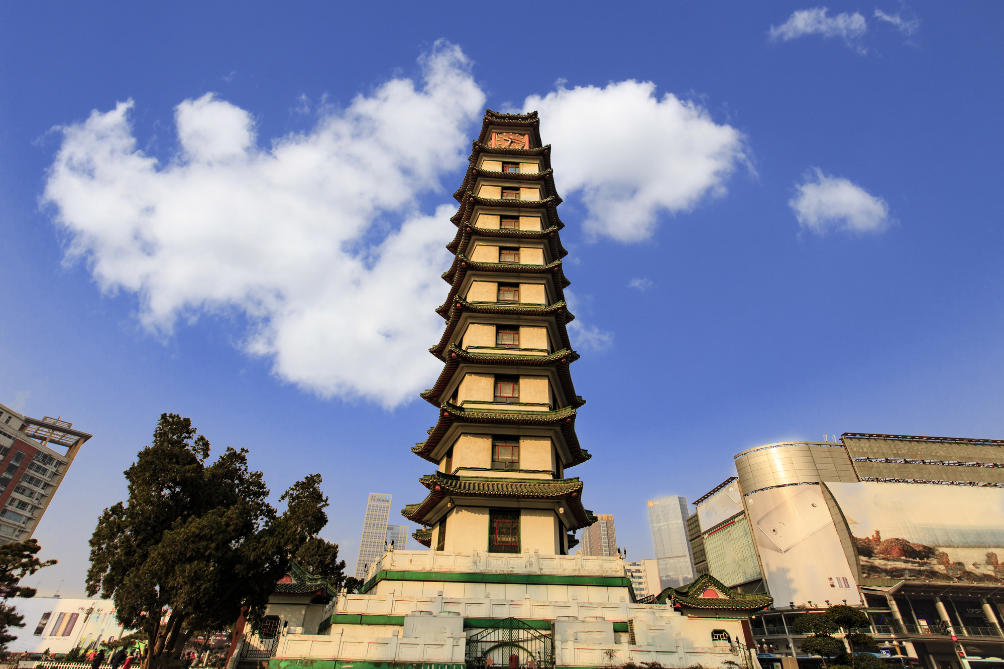 河南雙高5日游【洛陽龍門石窟、白馬寺+開封清明上河園+電影小鎮(zhèn)】鄭州進(jìn)出