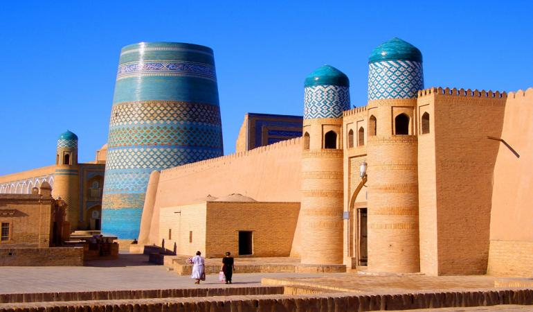 【中亞兩國】哈薩克斯坦+烏茲別克斯坦10天【恰倫大峽谷丨布哈拉古城丨科克托別山丨阿拉木圖丨撒馬爾罕丨塔什干丨雷基斯坦廣場】