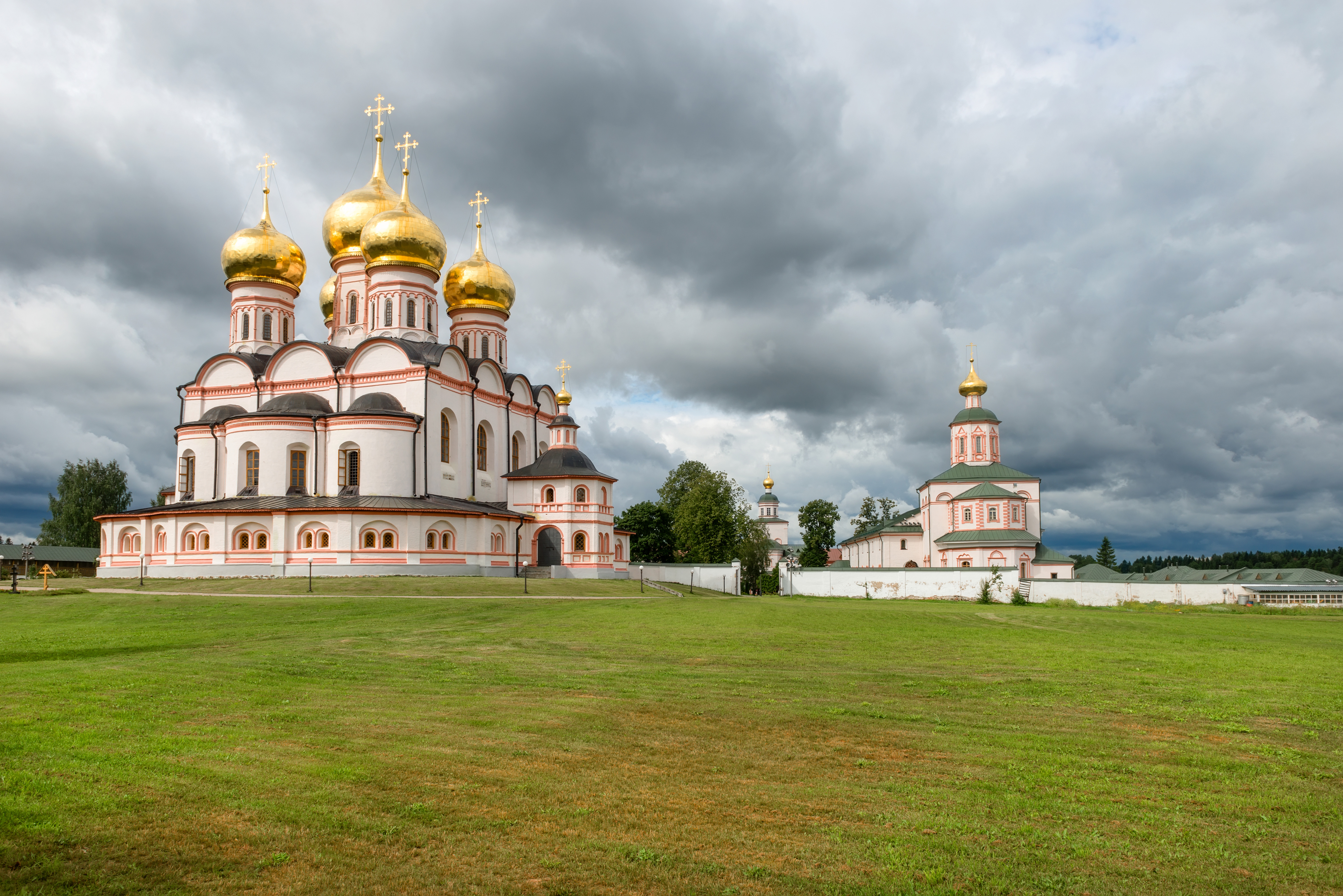【俄罗斯】惠享莫斯科+圣彼得堡+摩尔曼斯克10日【克里姆林宫|叶卡捷琳娜宫|极地追光】